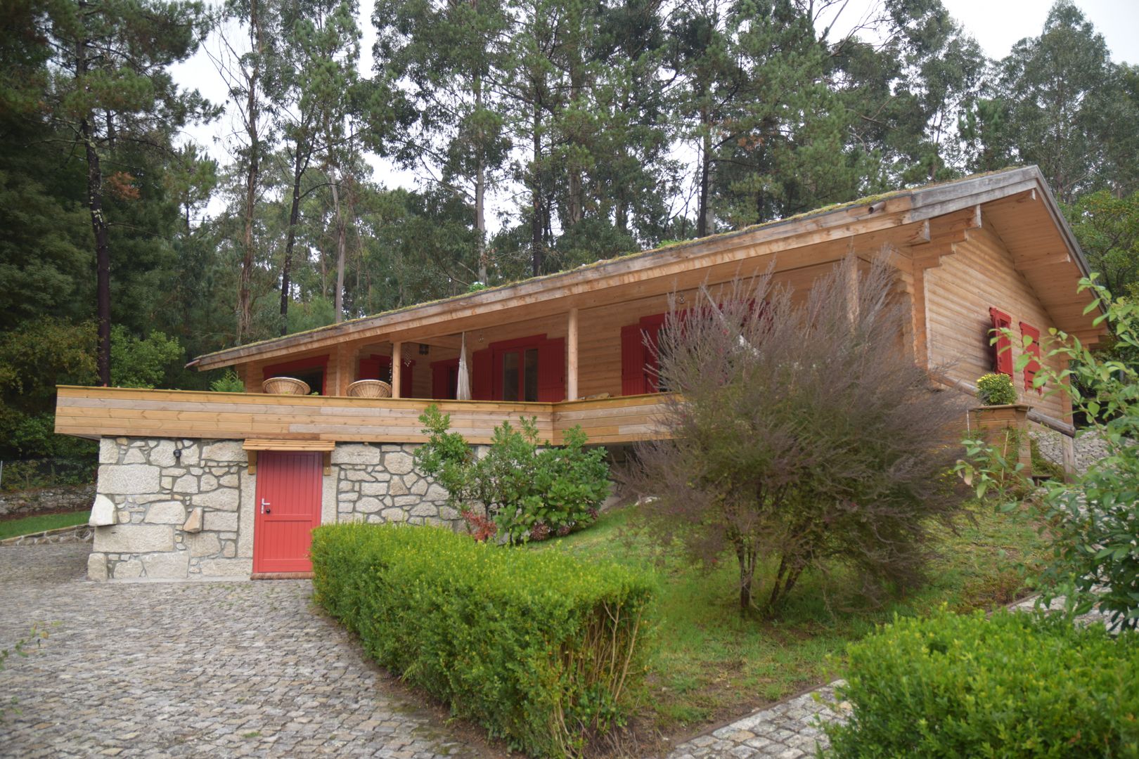 RUSTICASA | 100 projetos | Portugal + Espanha, RUSTICASA RUSTICASA Wooden houses Solid Wood Multicolored