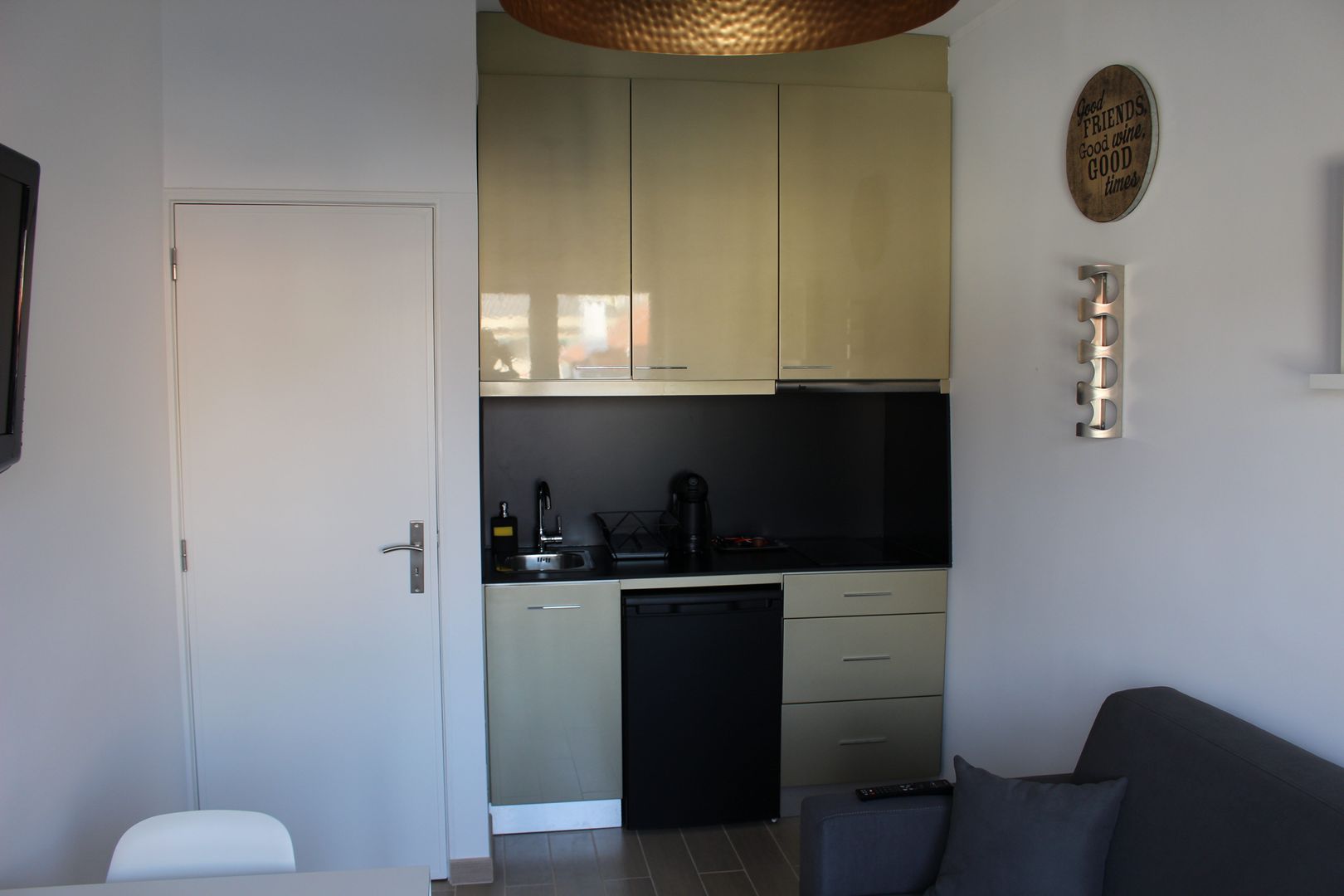 REMODELAÇÃO DE APARTAMENTO T1 NA BAIXA DO PORTO, OCCO OCCO