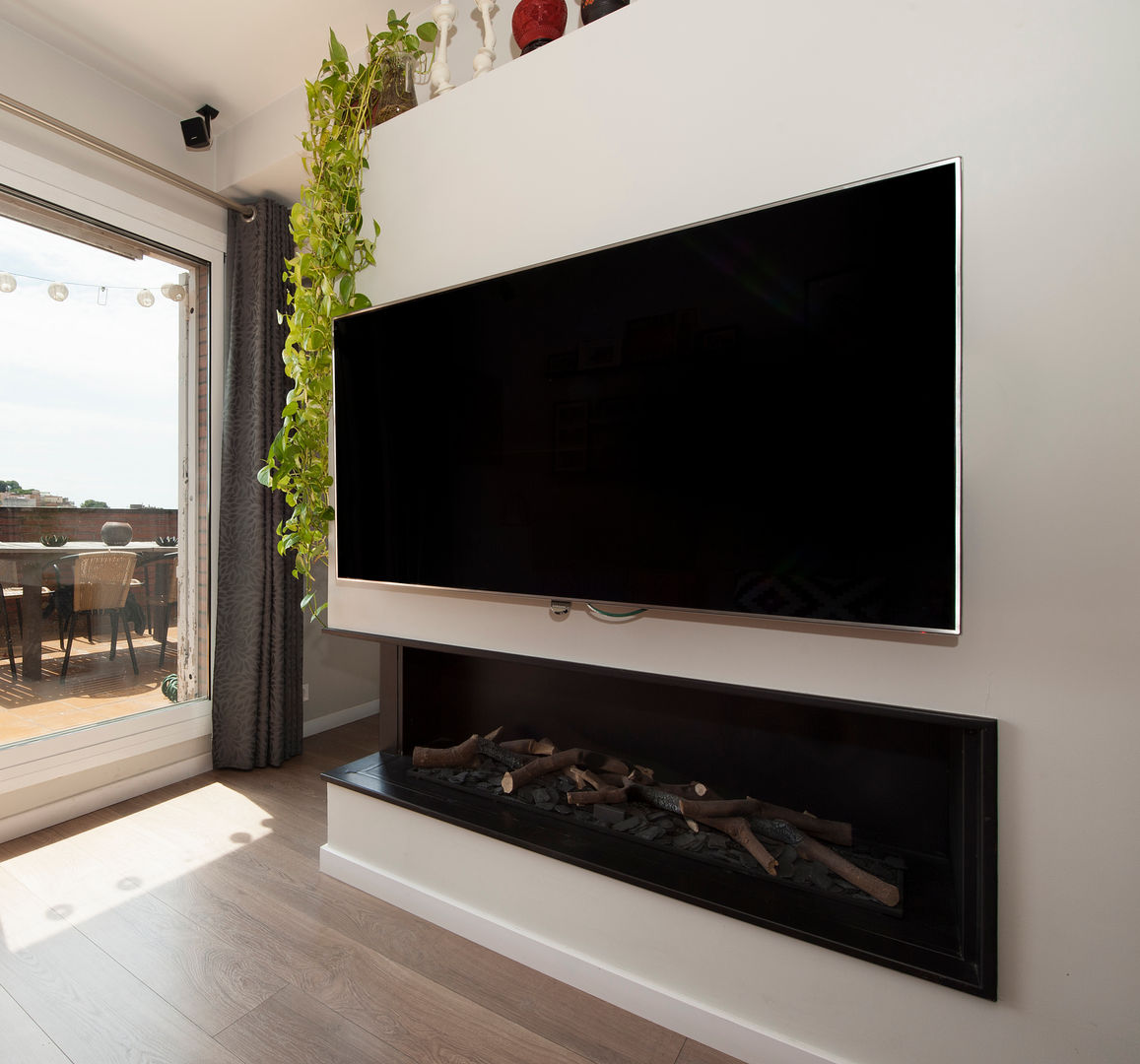 homify Modern living room Fireplaces & accessories