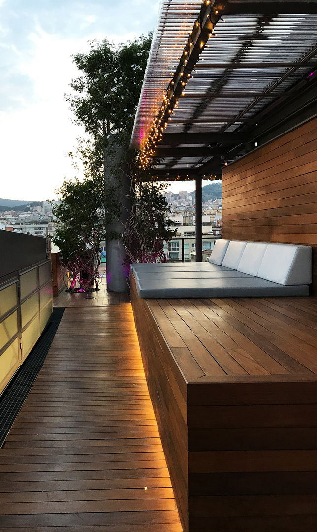 Iluminación terraza de un hotel, OutSide Tech Light OutSide Tech Light 商業空間 ホテル