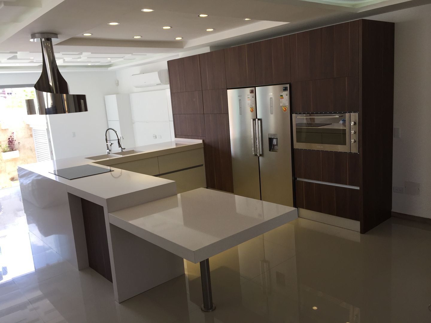 Proyecto Cocina ULTRA Valencia, Grupo Madea Grupo Madea Minimalist kitchen Bench tops