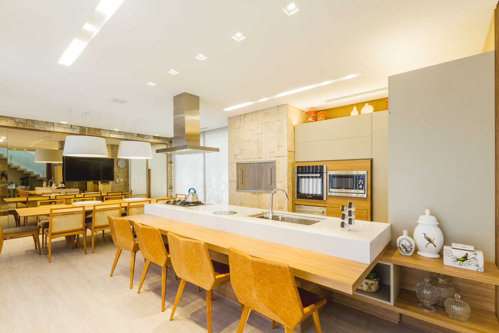 homify Cozinhas modernas MDF armário de cozinha,cadeira de cozinha,Iluminação de cozinha