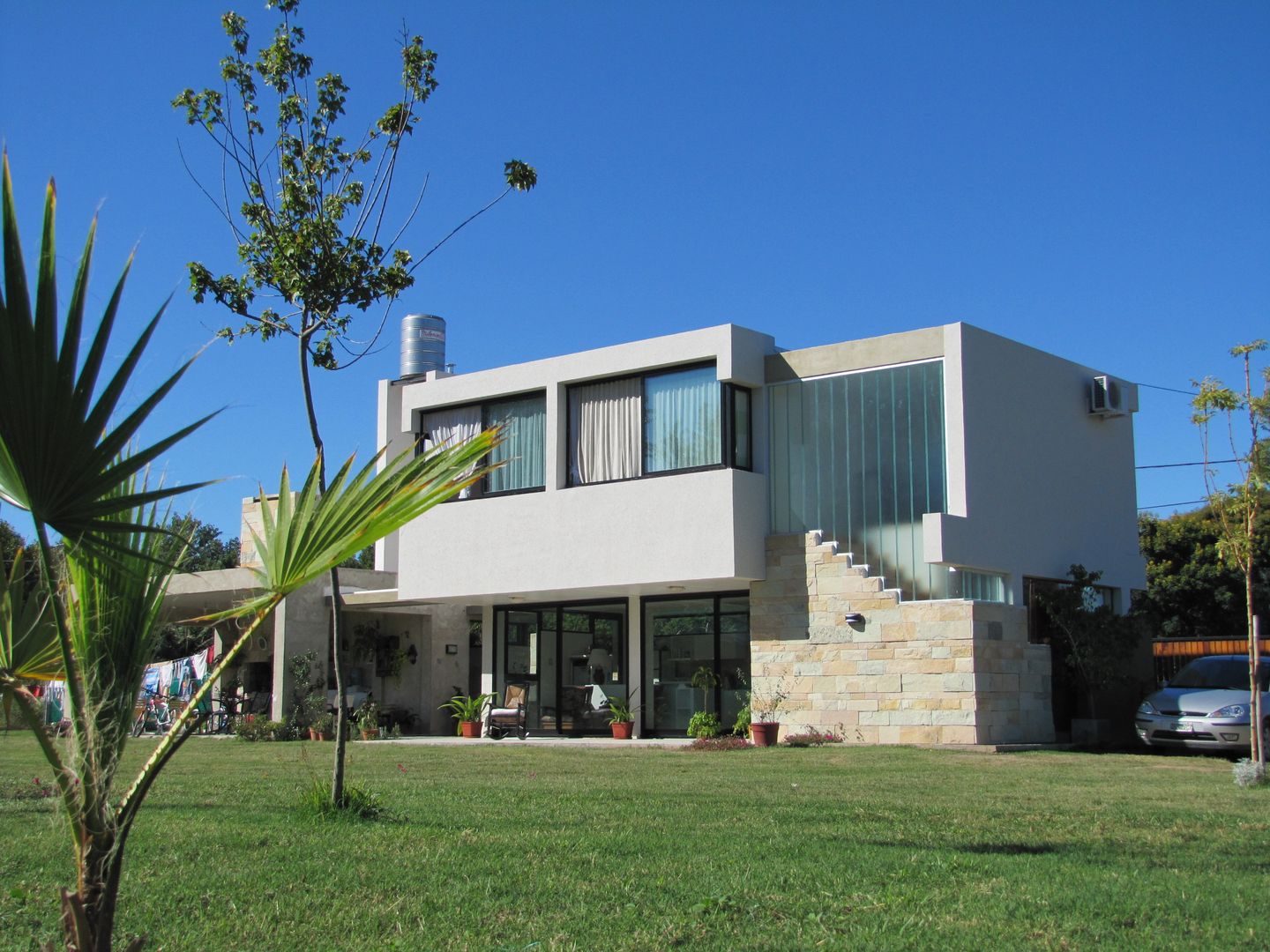 VIVIENDA EN COLASTINE, DUA Arquitectos DUA Arquitectos Nhà