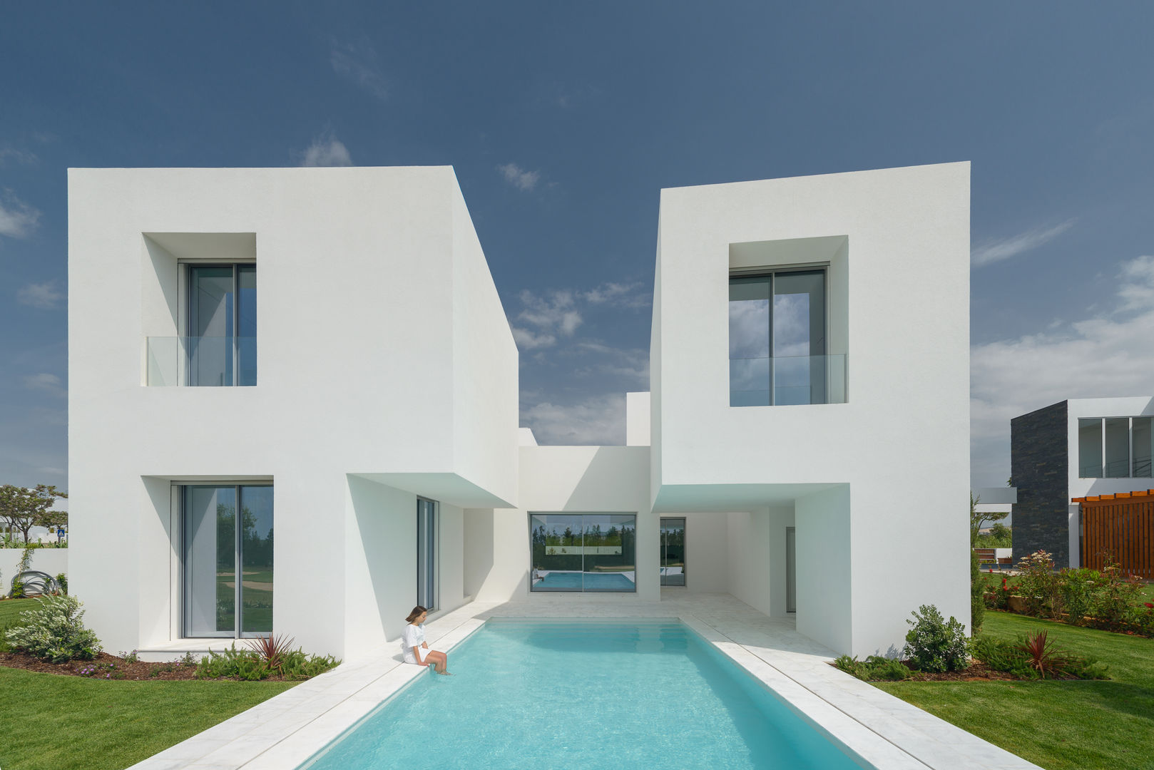 Habitações unifamiliares modernas na natureza, Corpo Atelier Corpo Atelier Casas modernas