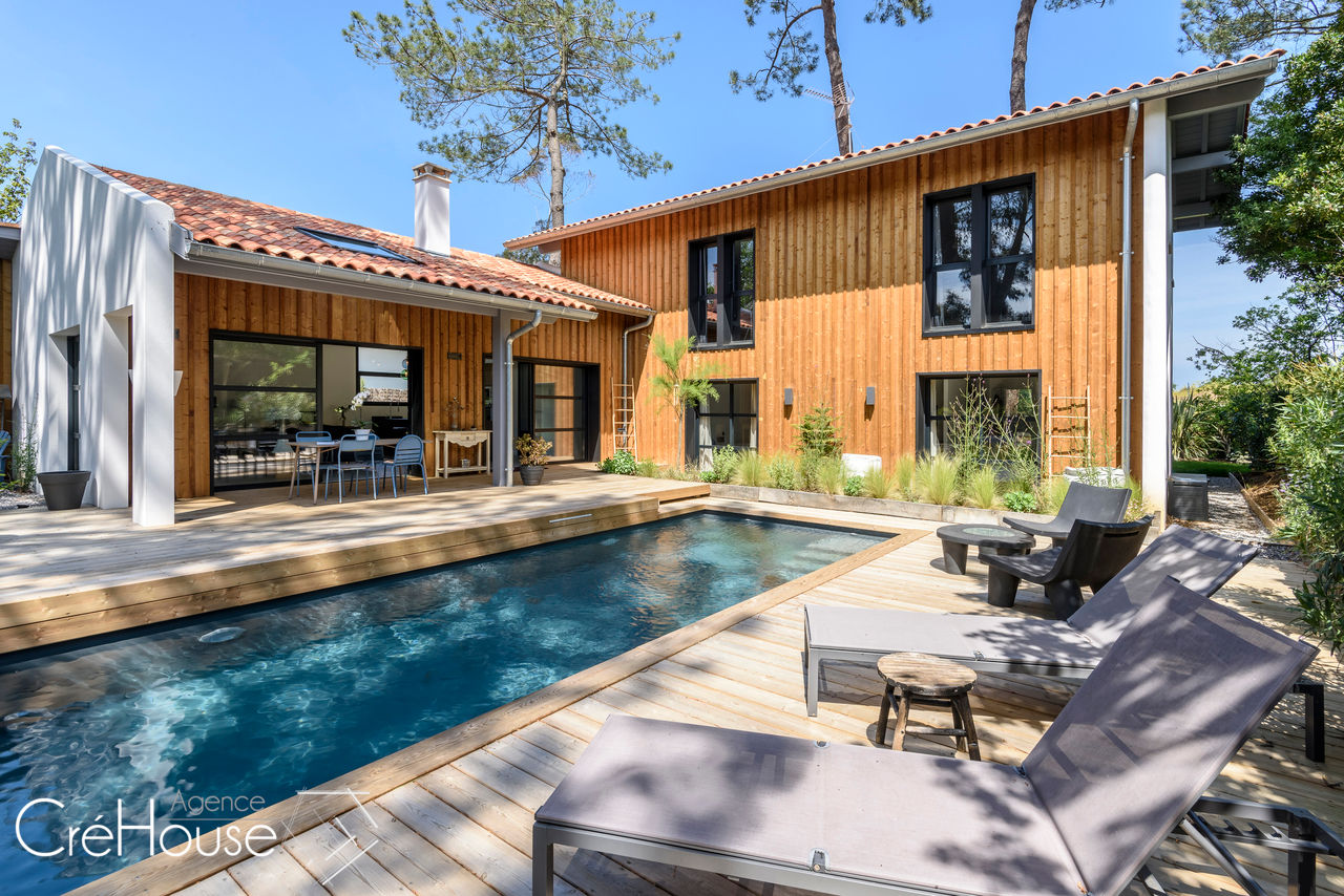 Création d’une maison individuelle avec piscine, Agence CréHouse Agence CréHouse Modern Evler