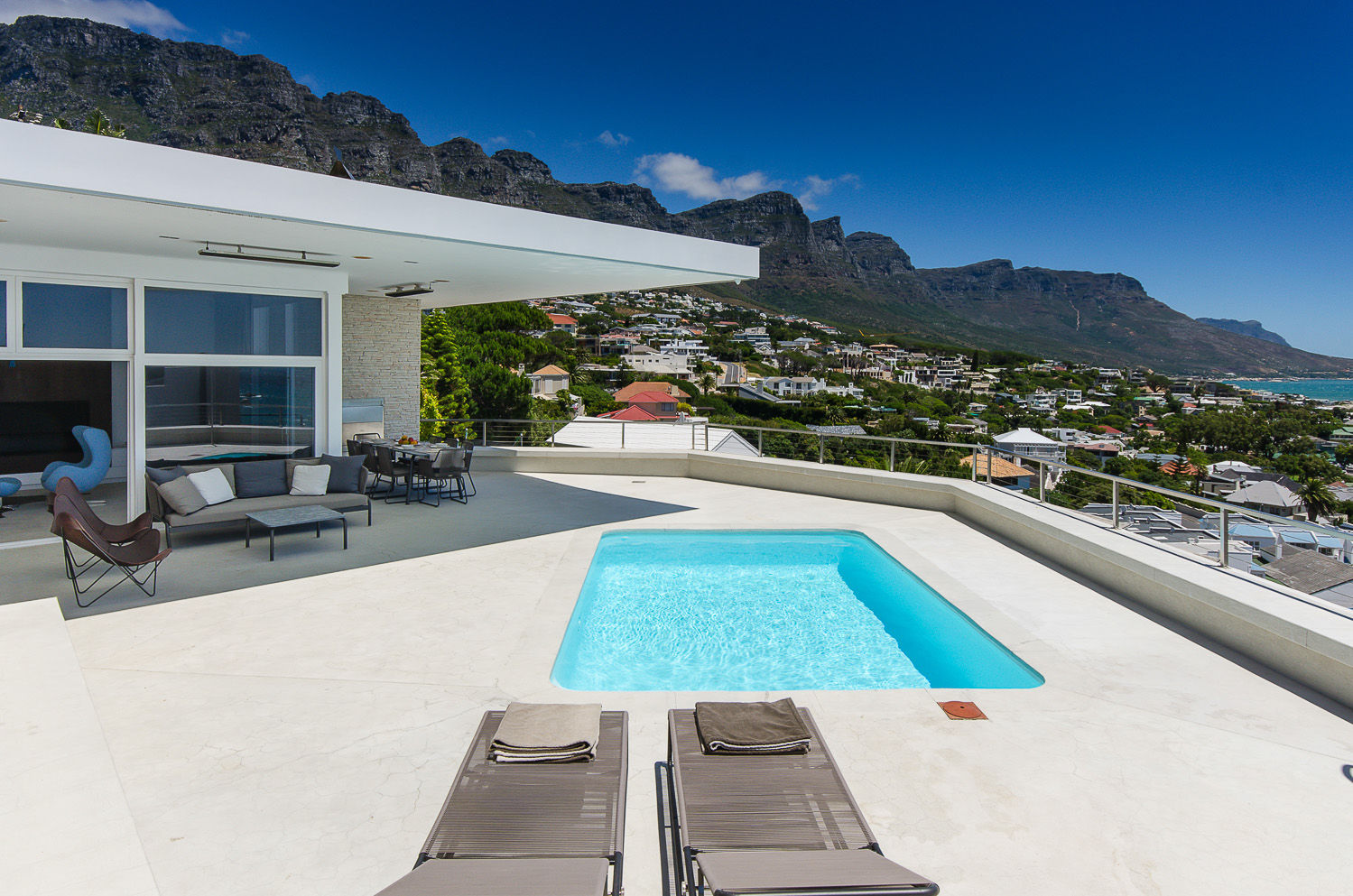 Camps Bay House 1, GSQUARED architects GSQUARED architects Minimalist Evler