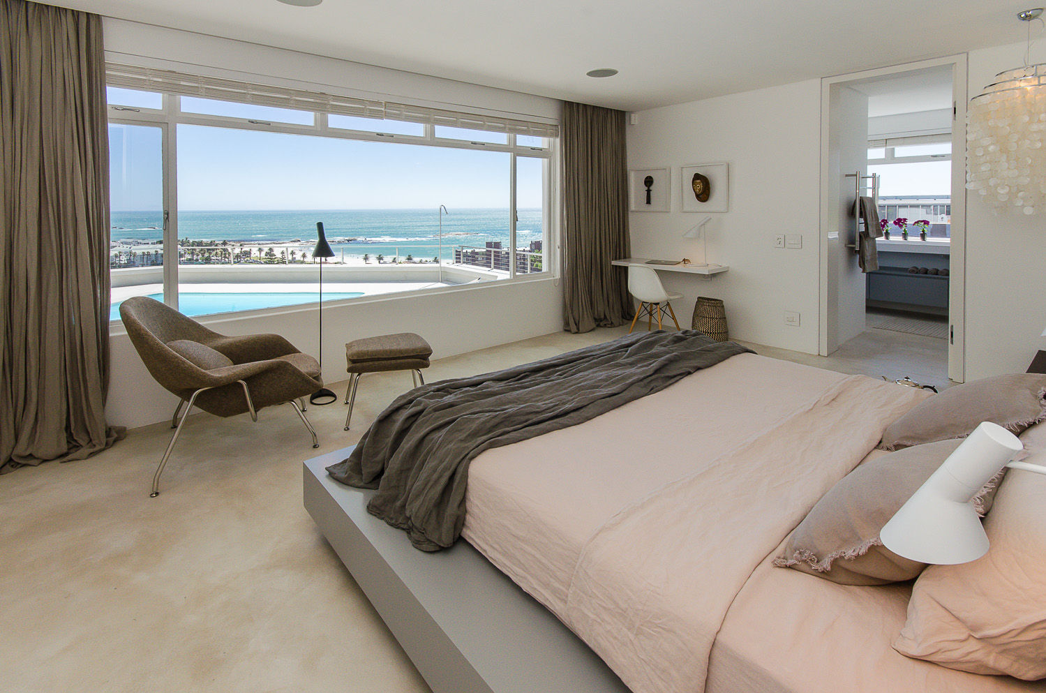 Camps Bay House 1, GSQUARED architects GSQUARED architects Minimalist bedroom Limestone