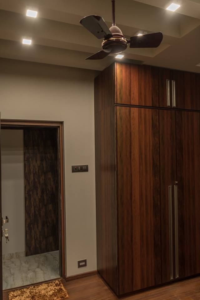 Rishi Villa - Pune, Aesthetica Aesthetica Modern dressing room