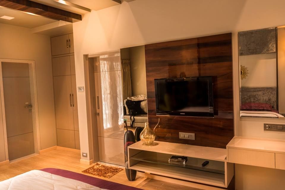 Rishi Villa - Pune, Aesthetica Aesthetica Modern dressing room