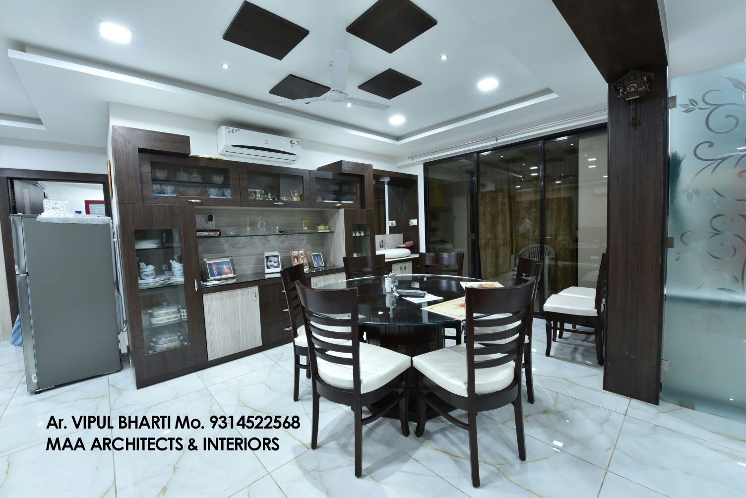 M.M Mehta Ji , MAA ARCHITECTS & INTERIOR DESIGNERS MAA ARCHITECTS & INTERIOR DESIGNERS Modern dining room