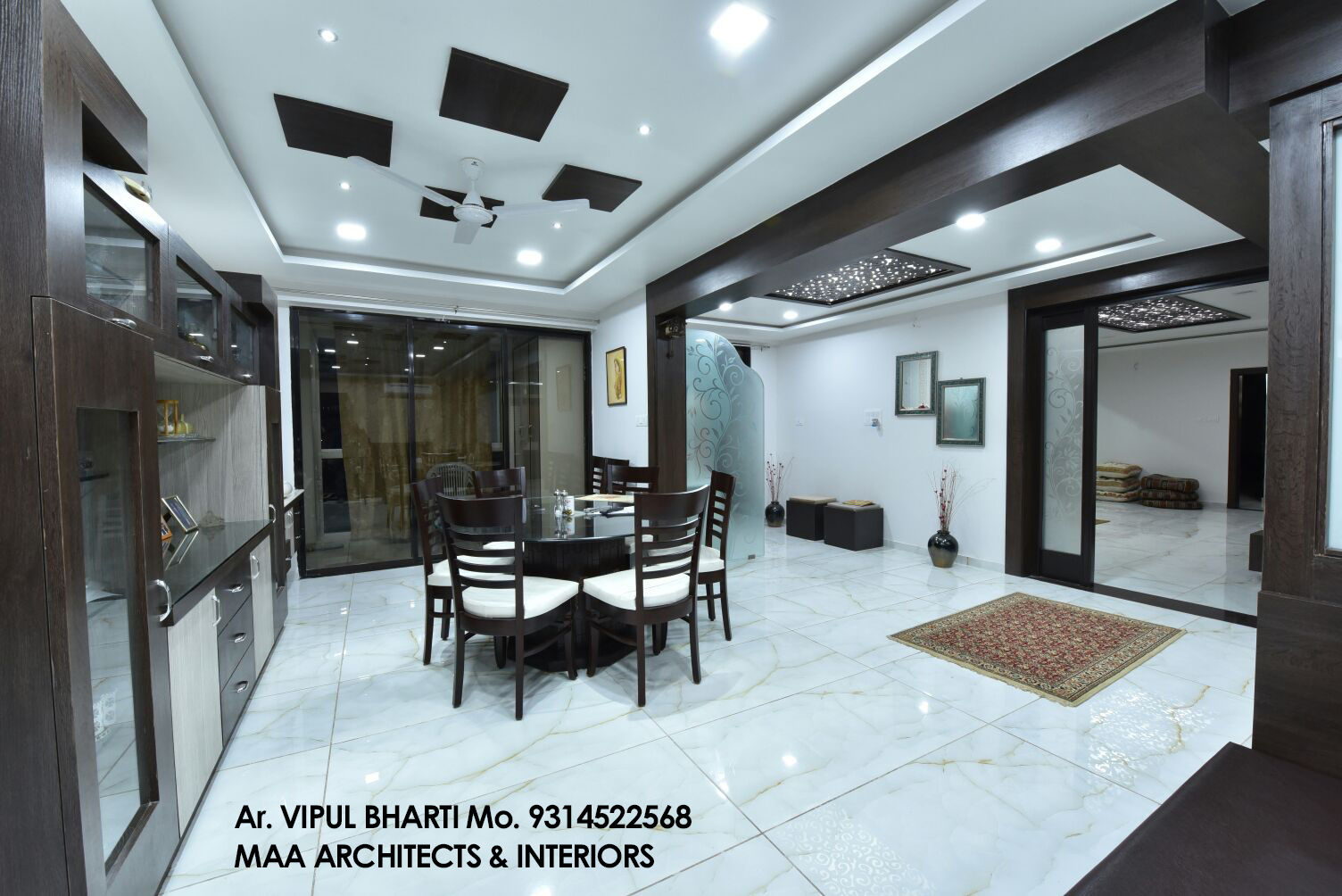 M.M Mehta Ji , MAA ARCHITECTS & INTERIOR DESIGNERS MAA ARCHITECTS & INTERIOR DESIGNERS Modern dining room