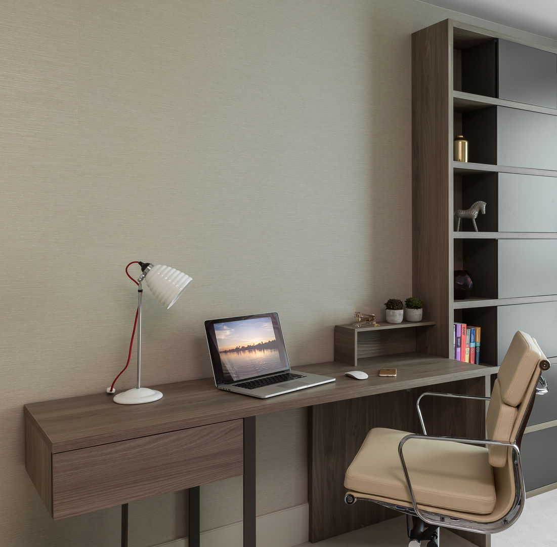 Vauxhall Riverside: Office / Guest Bedroom homify Oficinas de estilo moderno home office,office,desk,storage,bookcase,guest bedroom,sofa bed,desk chair,desk lamp,study