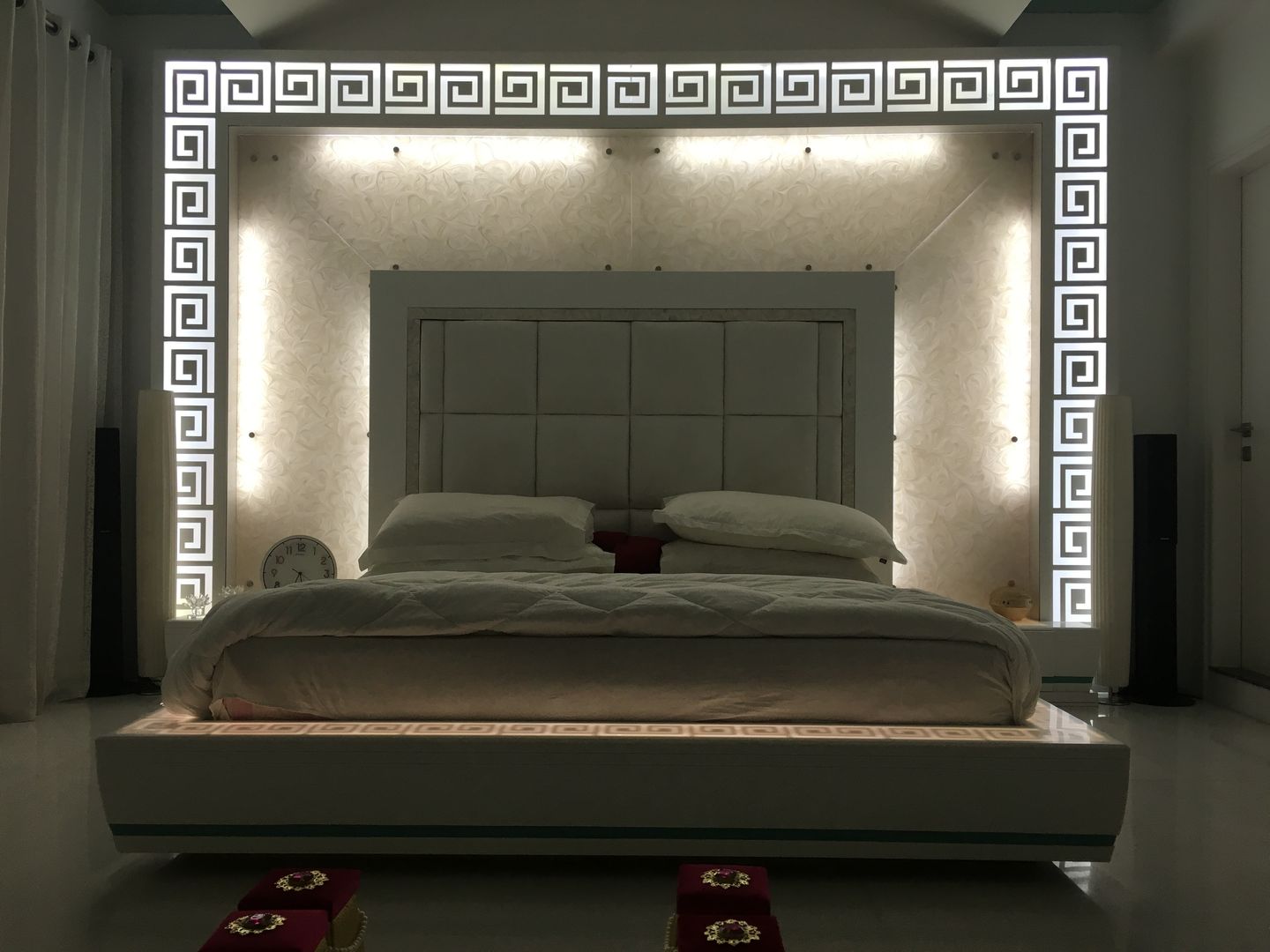 Backlit effect SA Architects Bedroom لکڑی Wood effect Beds & headboards