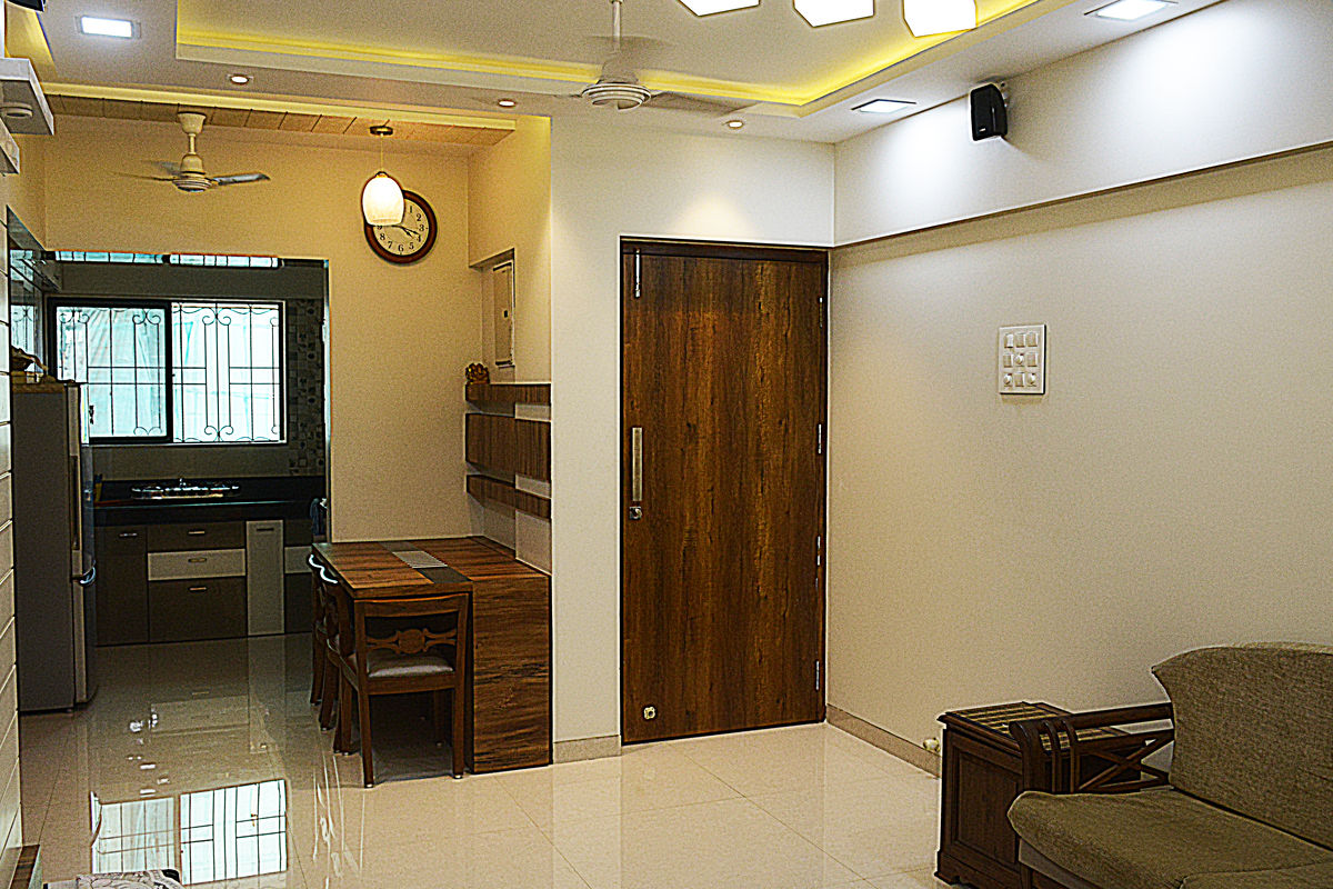 Dining area and hallway entrance homify Modern dining room