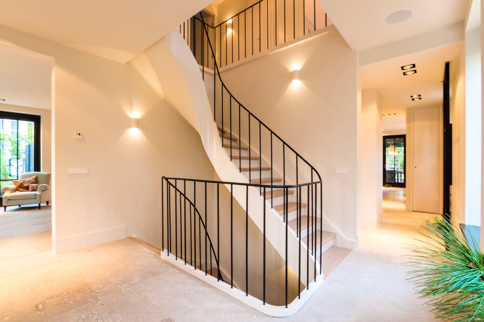 homify Classic style corridor, hallway and stairs