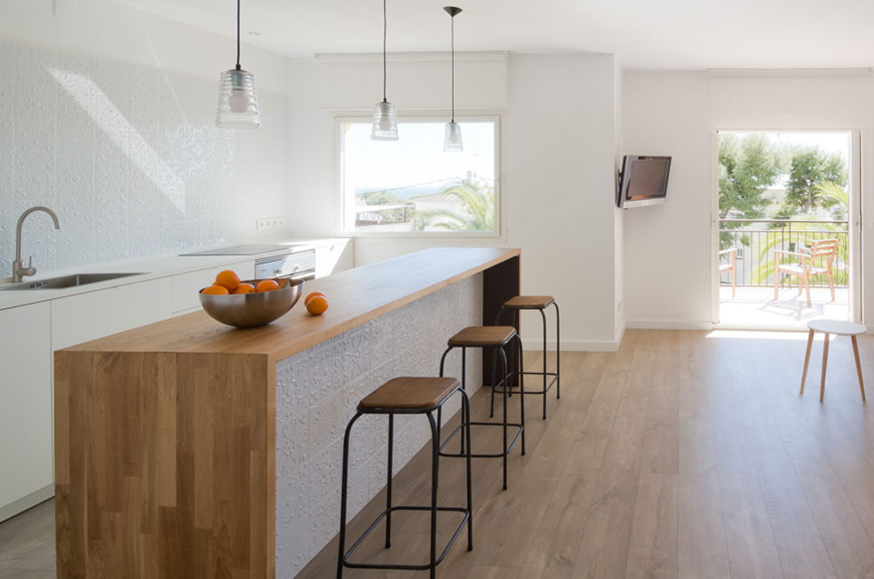 REFORMA PISO SITGES, ADMETLLER arquitectura ADMETLLER arquitectura Kitchen