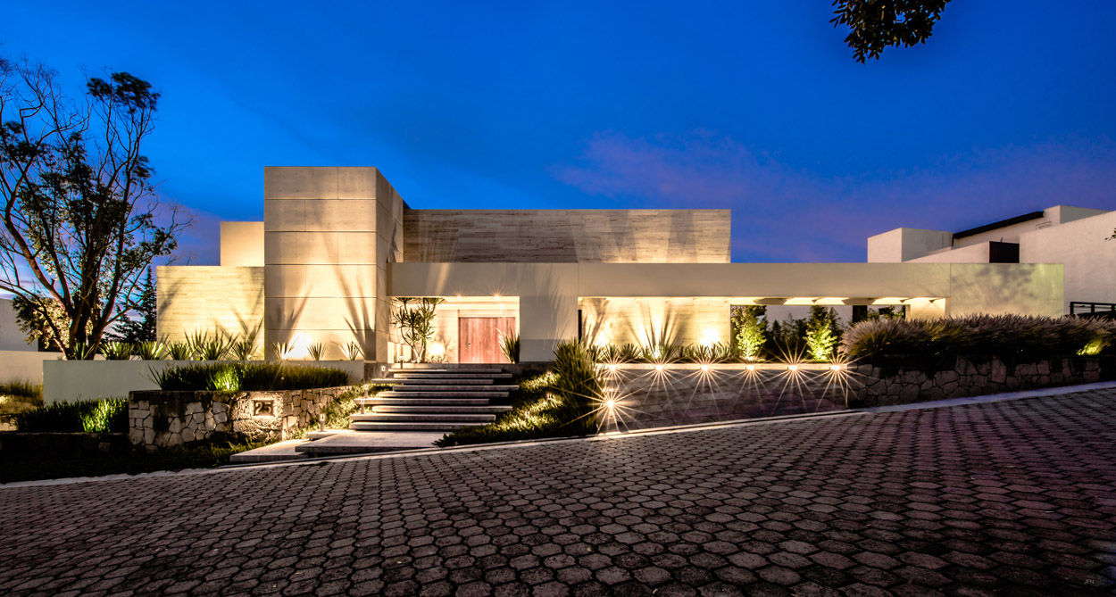 Hacienda del Pedregal, Sobrado + Ugalde Arquitectos Sobrado + Ugalde Arquitectos Modern houses