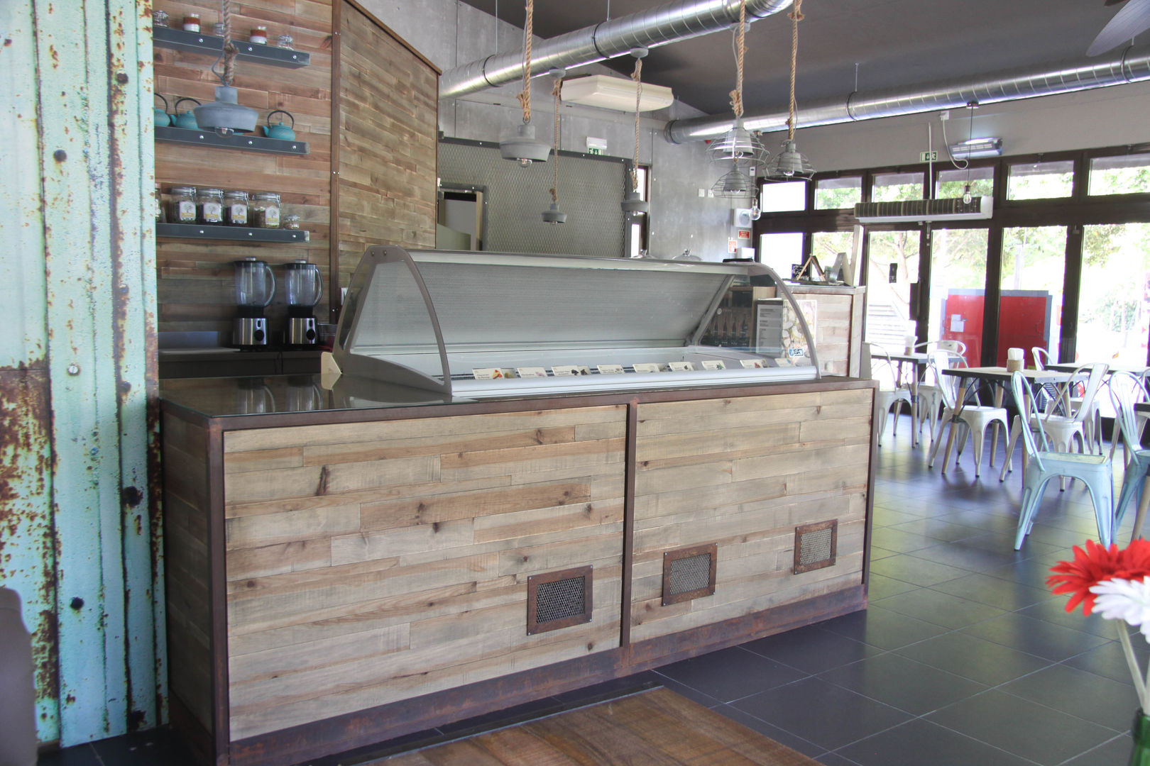 Balcão de café e parede personalizado Glim - Design de Interiores Espaços comerciais Escritório e loja