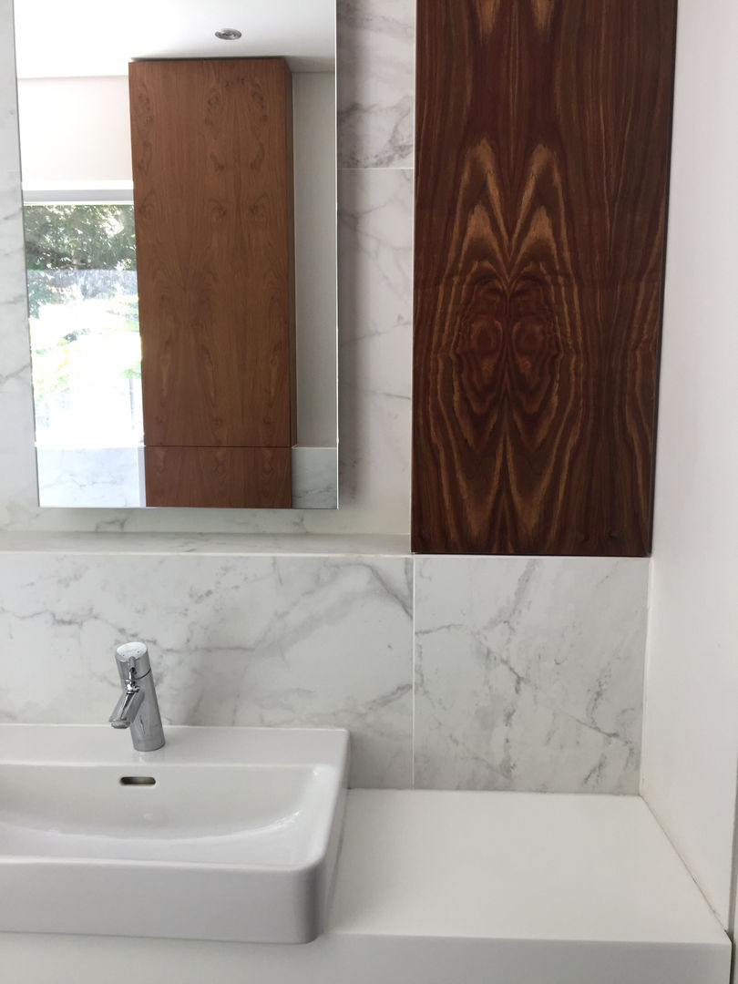 Bathroom storage: modern by Turquoise , Modern Timber cabinet,marble walls,mirror,bathroom lighting