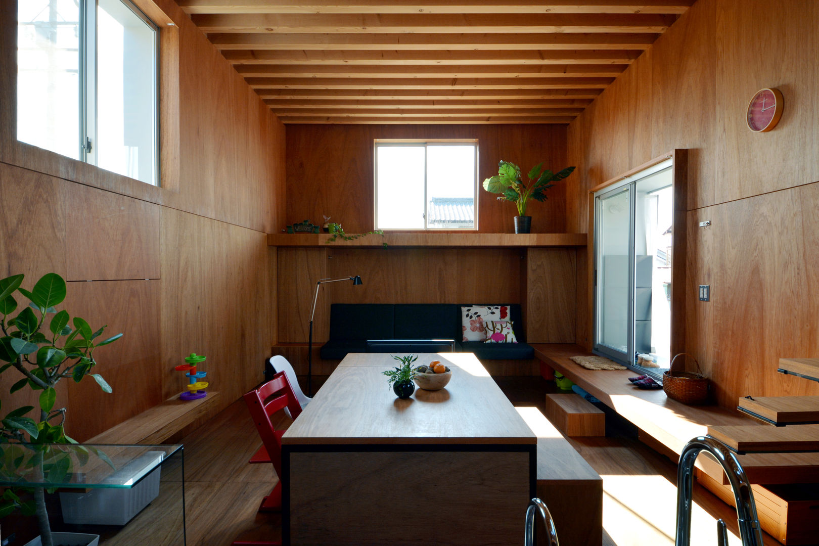 本庄の家, 神永設計 神永設計 Salas de estar modernas Madeira Acabamento em madeira
