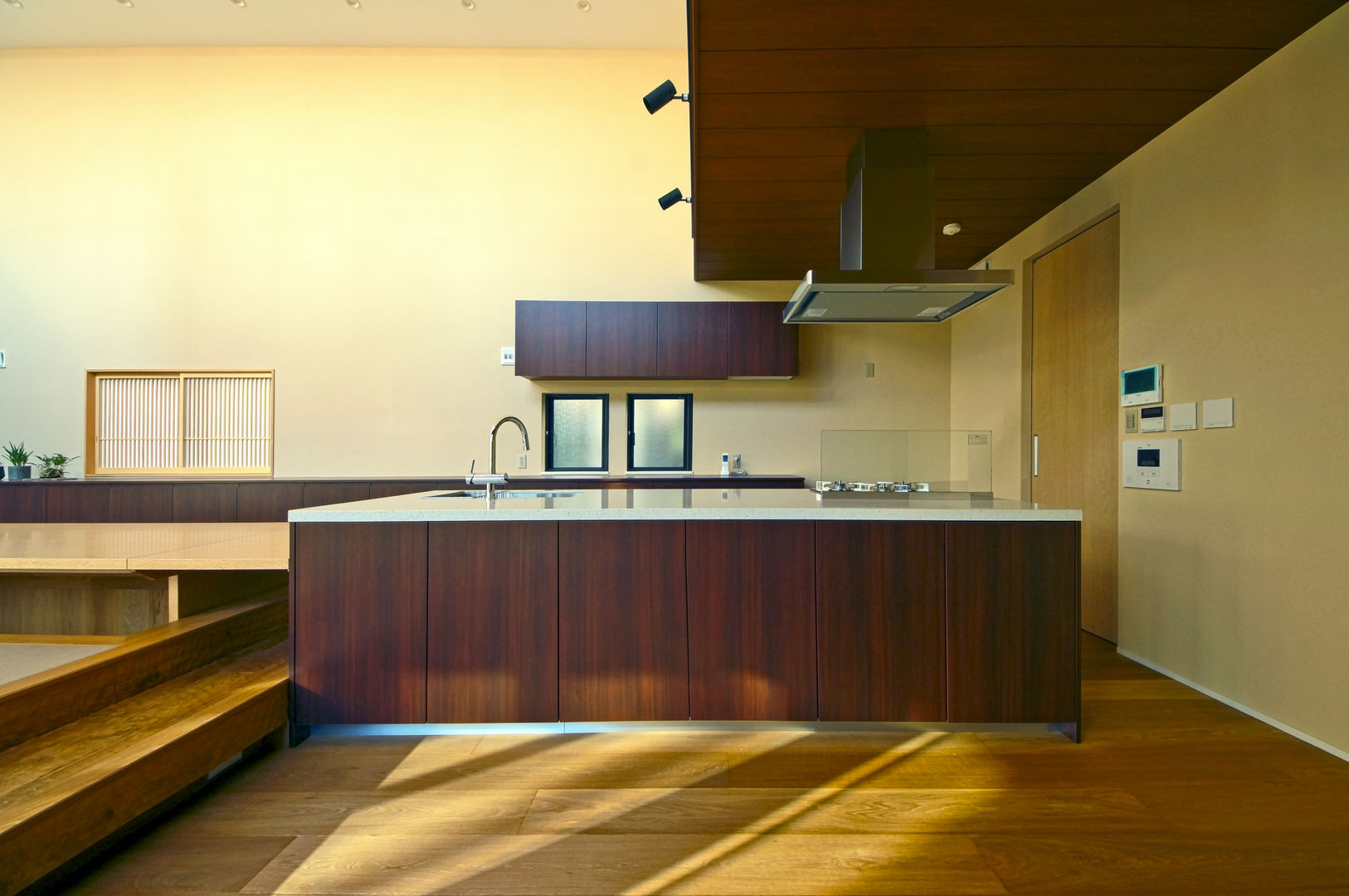 庭を楽しむ家, TERAJIMA ARCHITECTS／テラジマアーキテクツ TERAJIMA ARCHITECTS／テラジマアーキテクツ Modern kitchen