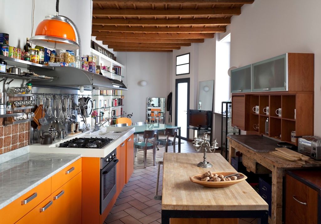 La Cucina Orsini Architects Cucina in stile mediterraneo Cucina,mediterraneo,Professionale,travi in legno