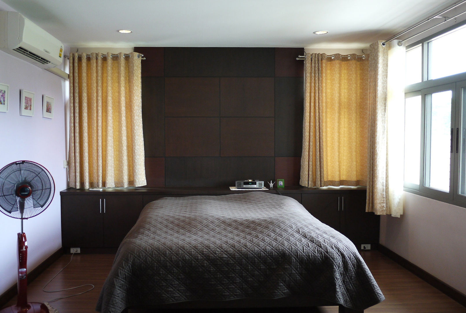 Taling-Chan Residence, Aim Ztudio Aim Ztudio オリジナルスタイルの 寝室