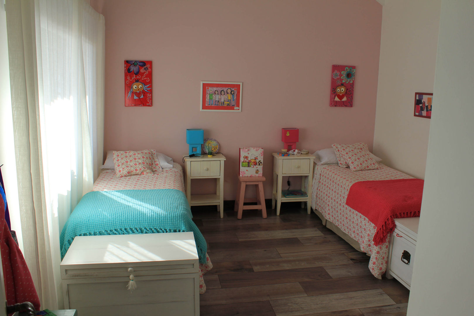 Un dormitorio compartido para tres hermanas