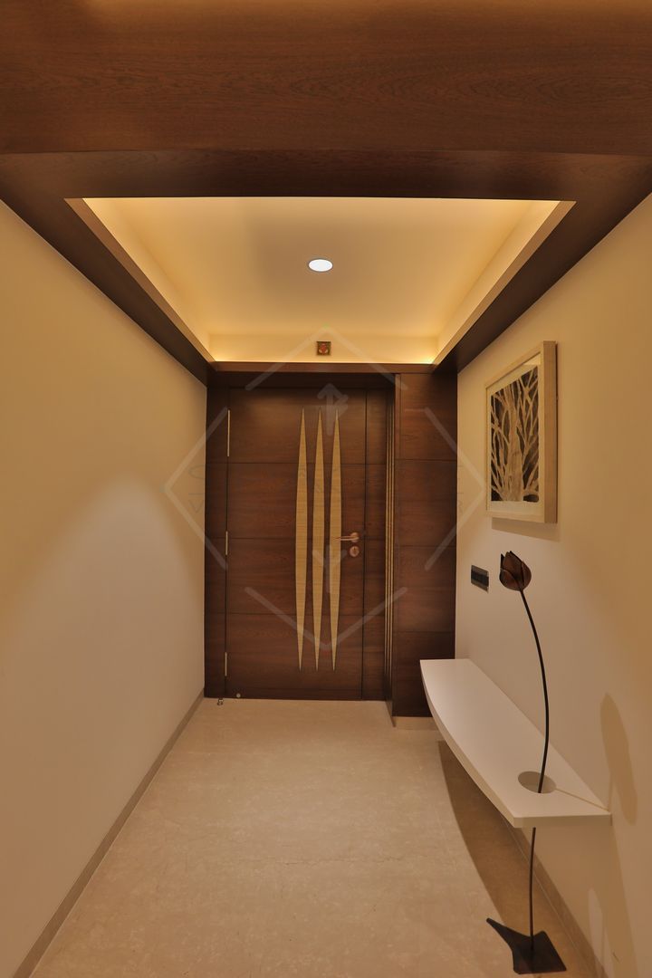 SKY DECK, SPACCE INTERIORS SPACCE INTERIORS Asian style corridor, hallway & stairs