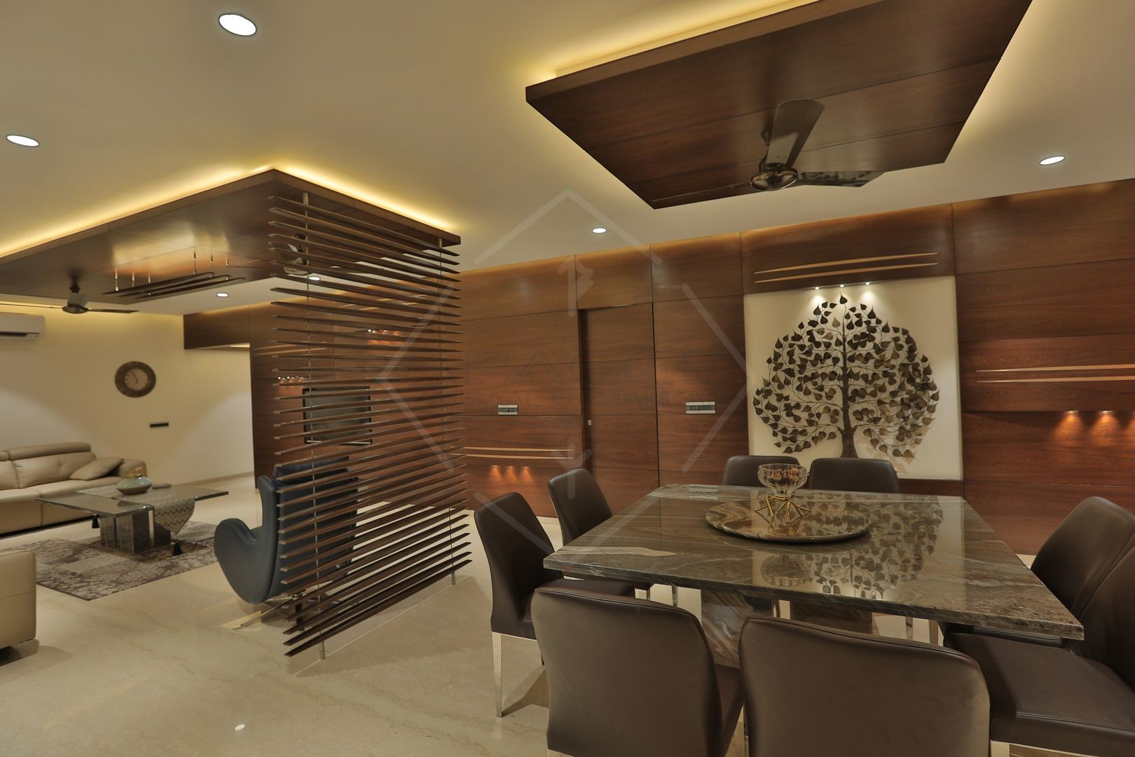 SKY DECK, SPACCE INTERIORS SPACCE INTERIORS Asian style dining room