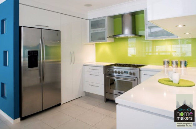 Green Soothing Kitchen homify Modern Kitchen