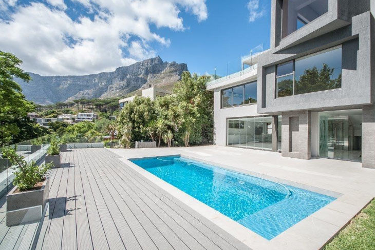 Pool deck and views beyond Architectural Hub Modern houses Bricks