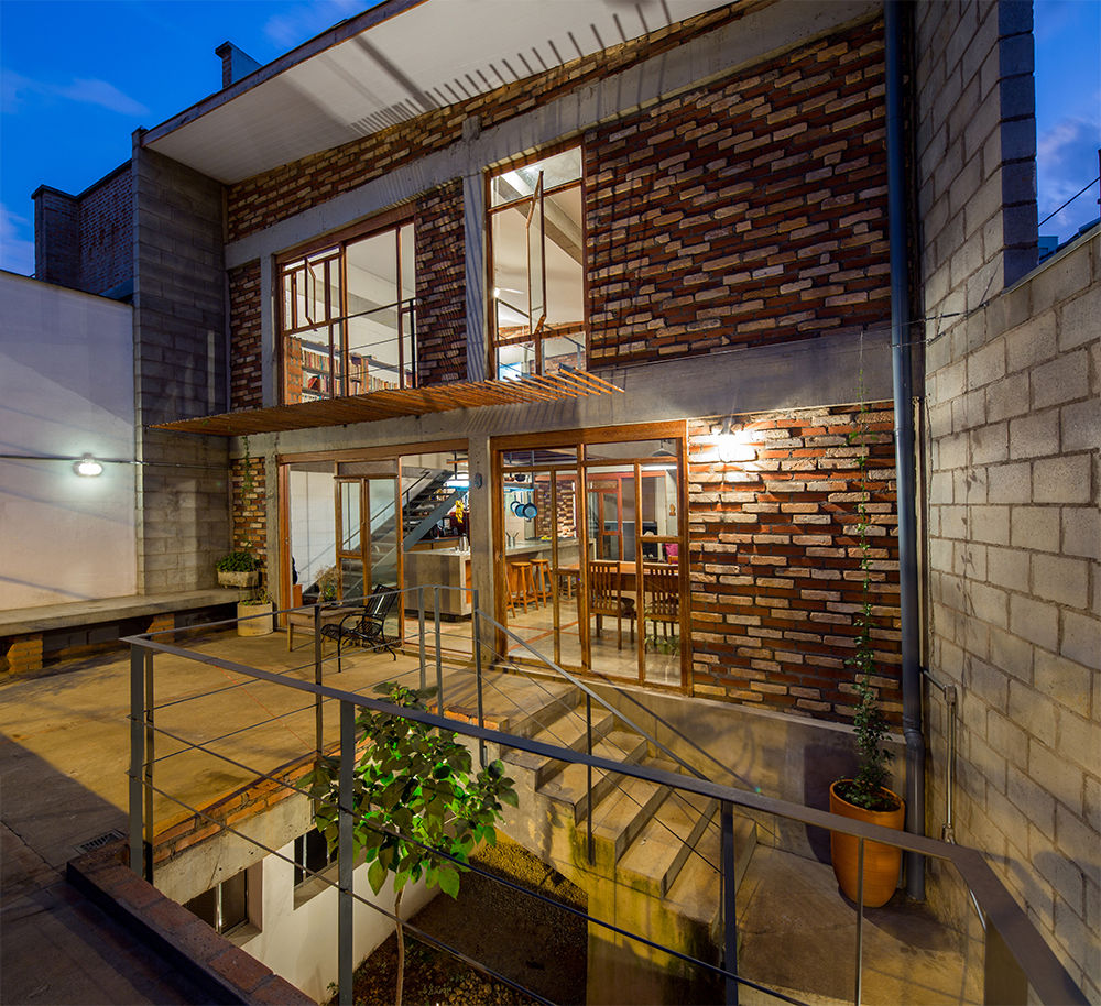 Casa Rua Madalena Grupo Garoa Arquitetos associados Casas modernas Tijolo