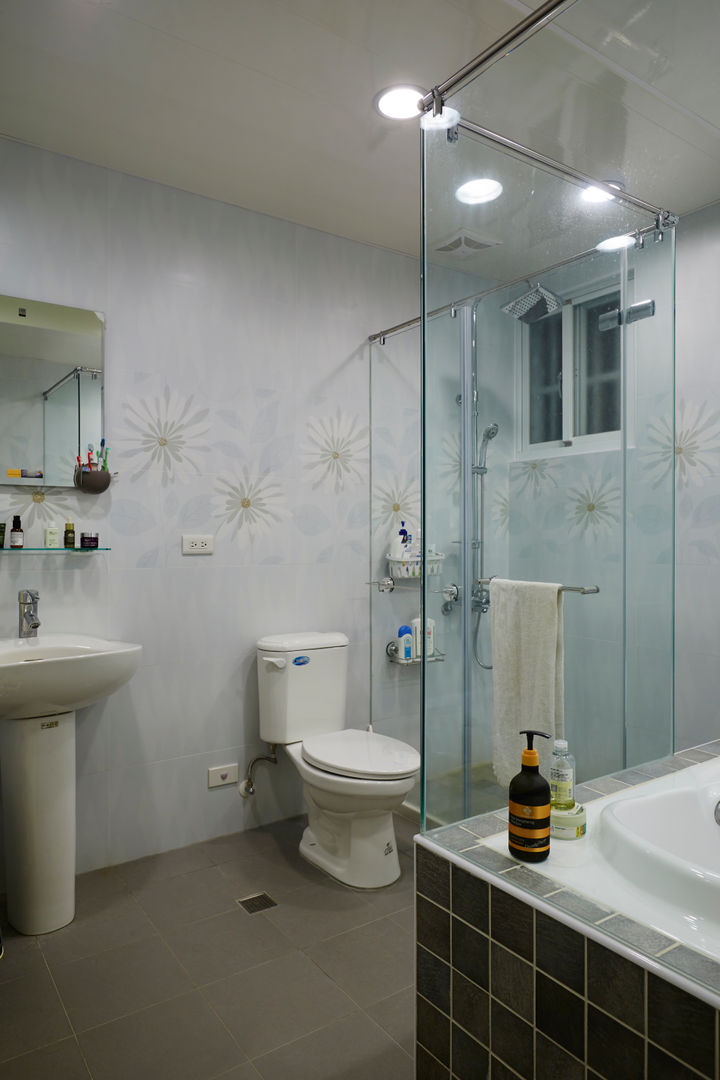 homify Baños de estilo moderno Azulejos