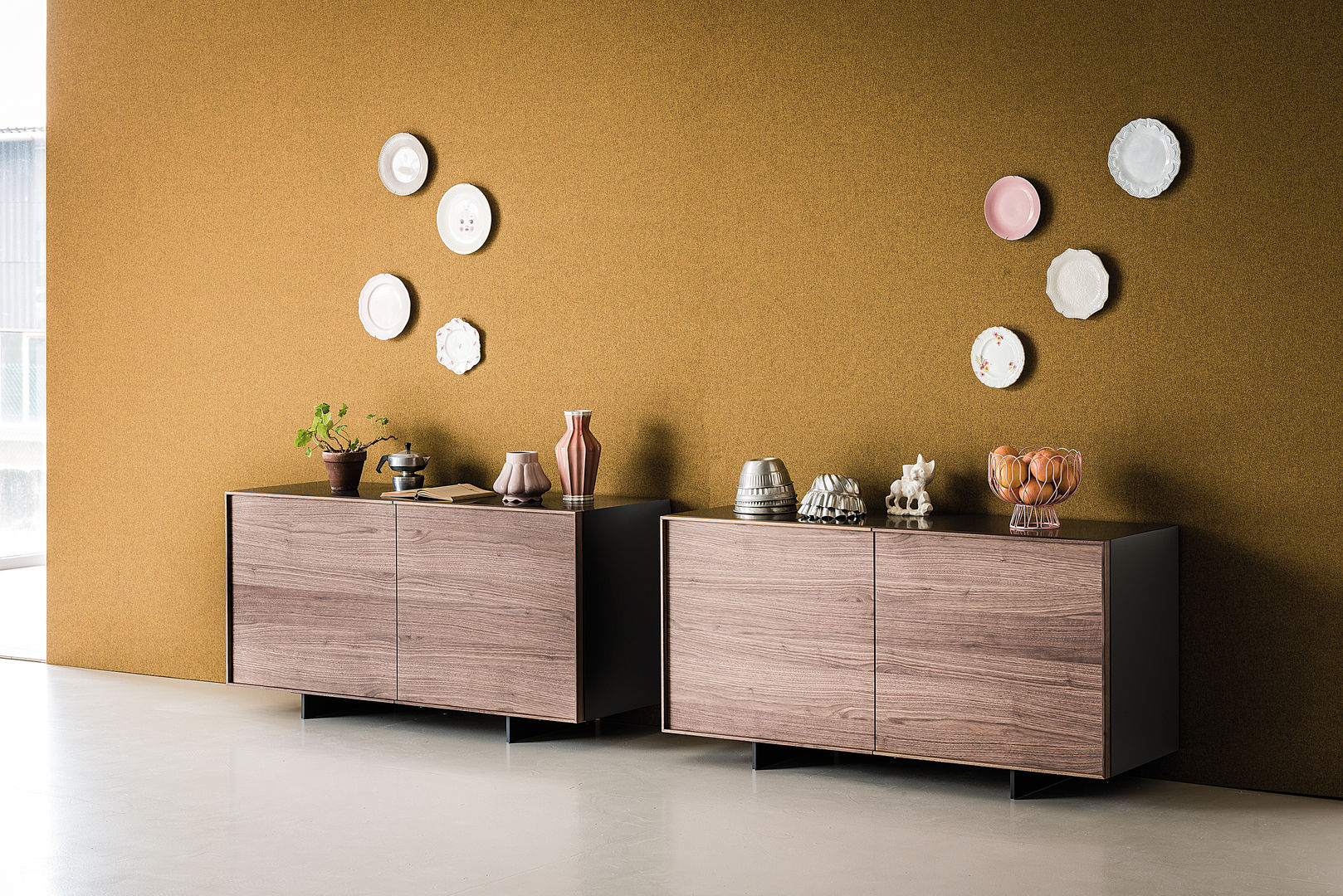 OXFORD IQ Furniture Livings de estilo moderno Alacenas y cajoneras