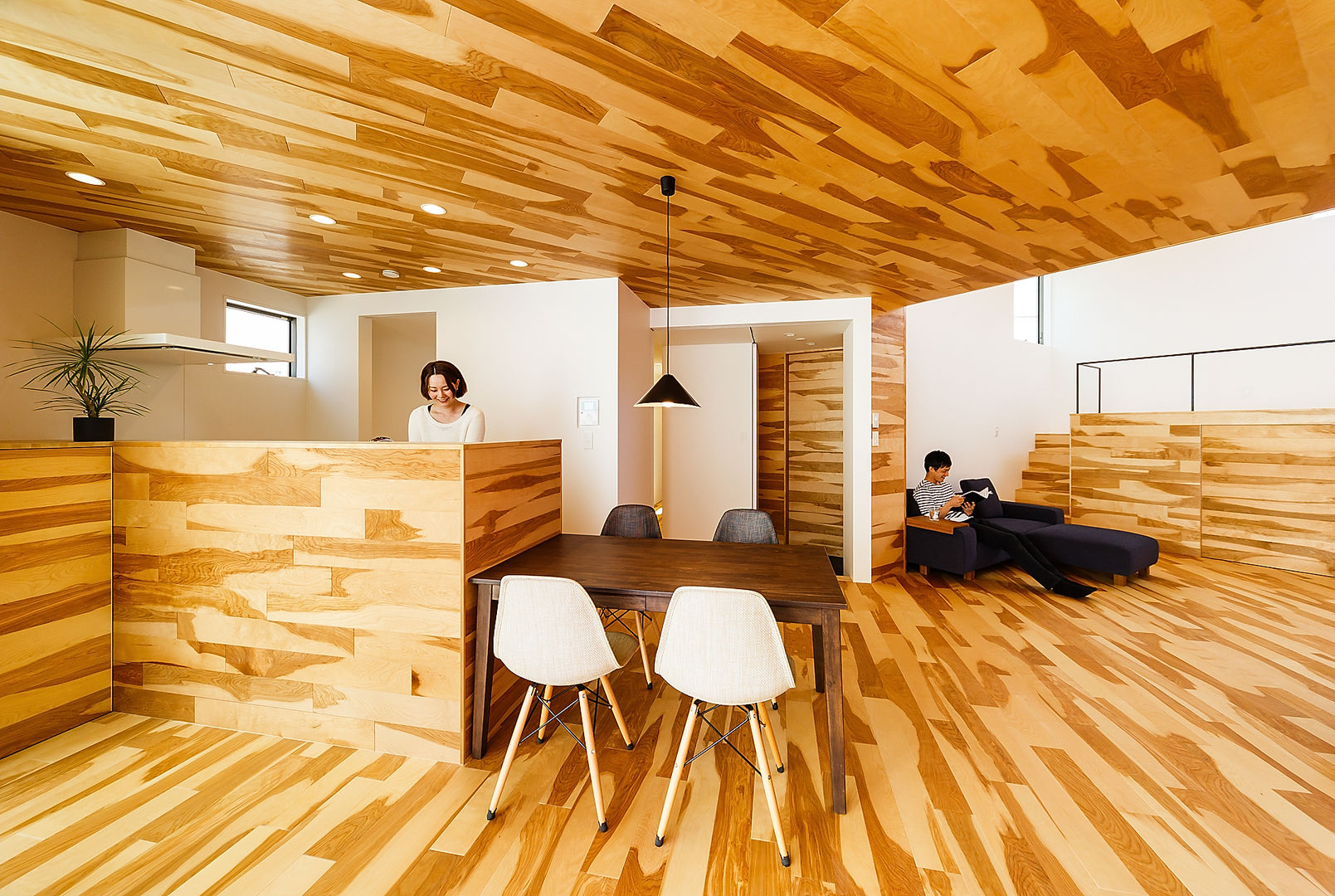 haus-duo, 一級建築士事務所haus 一級建築士事務所haus Scandinavian style dining room Wood Wood effect