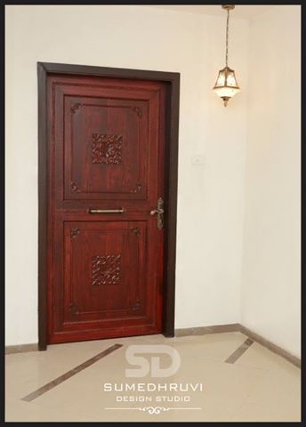 Main Door SUMEDHRUVI DESIGN STUDIO Classic style houses