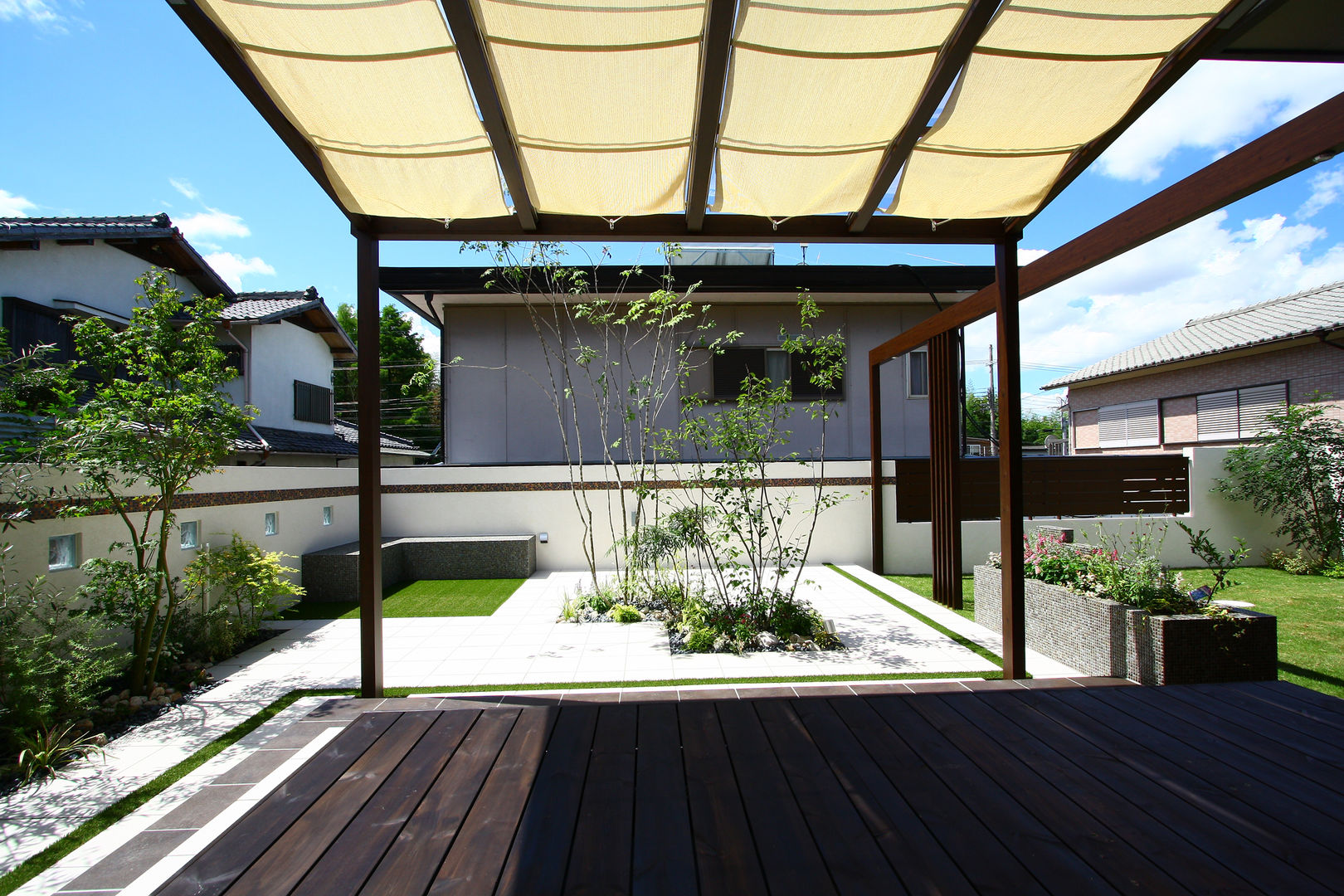 明るく優しいお庭に, 株式会社 岡本ガーデン 株式会社 岡本ガーデン Garden لکڑی Wood effect