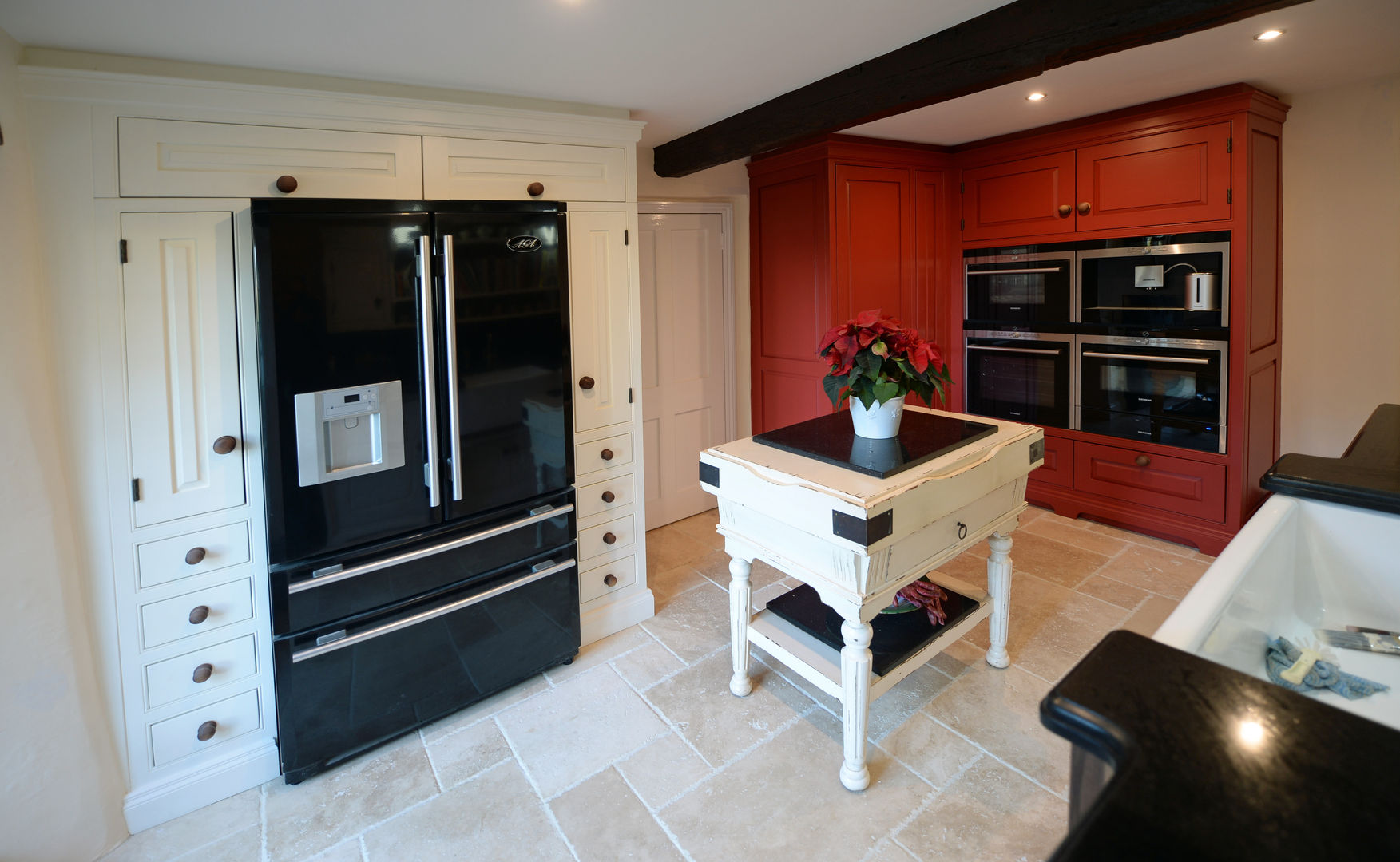 Hand Painted Red and White utility room units. Hallwood Furniture مطبخ خشب نقي Multicolored wood,hand painted,red,white,aga,siemens,built-in,bespoke,kitchen