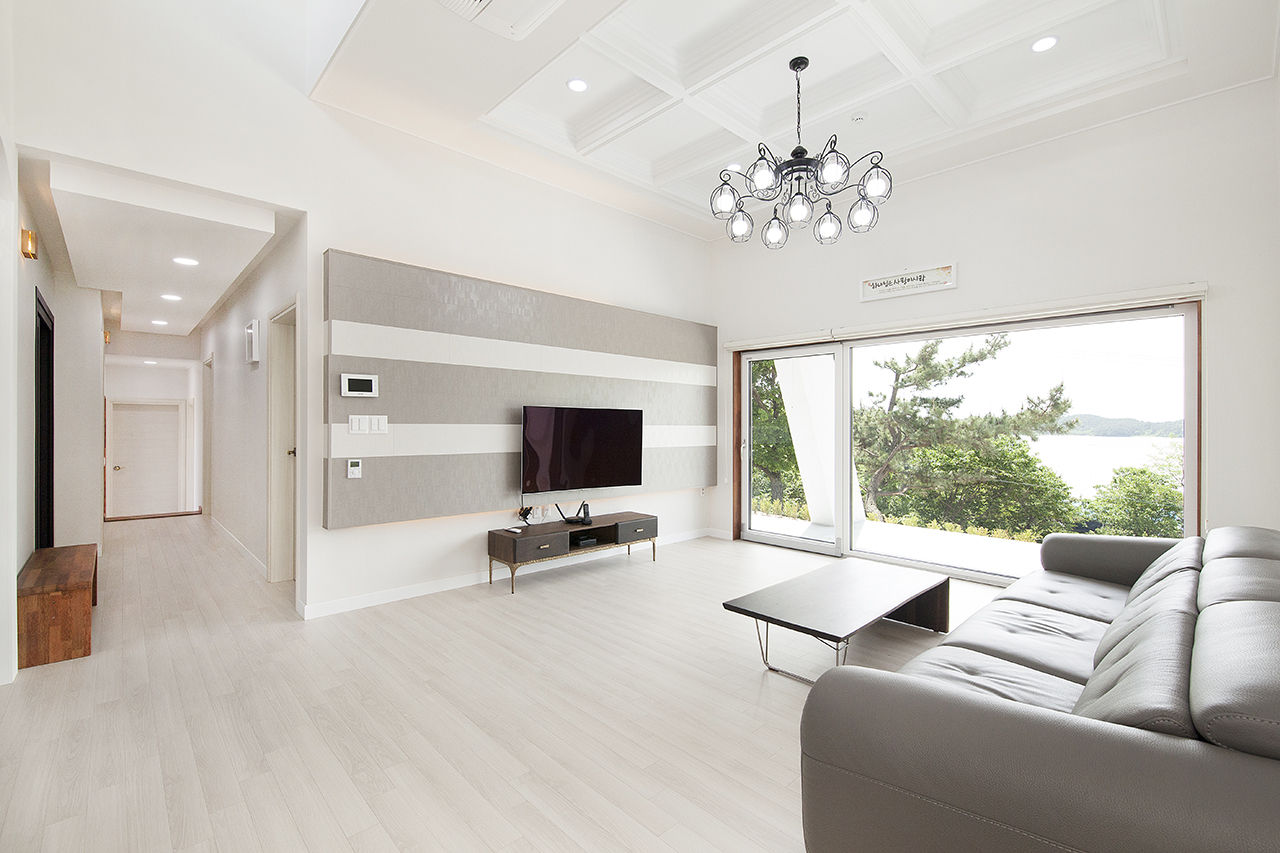 경남 사천시 전원주택, (주)그린홈예진 (주)그린홈예진 Modern Living Room