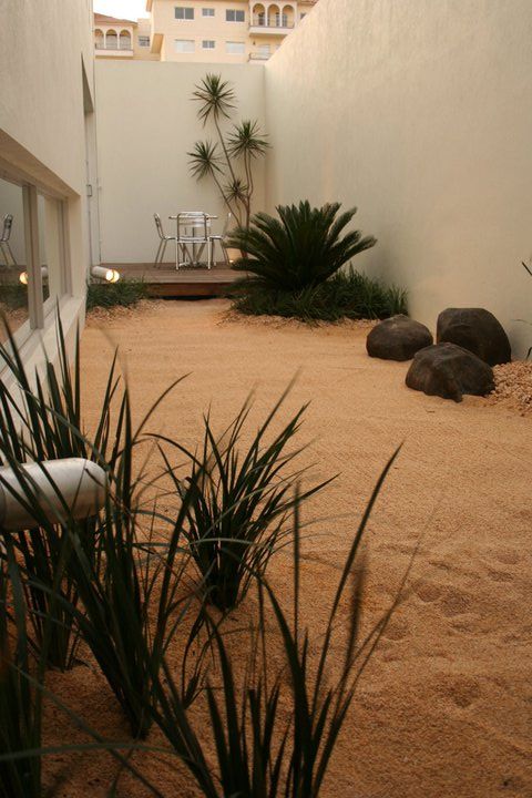 homify Minimalist style garden