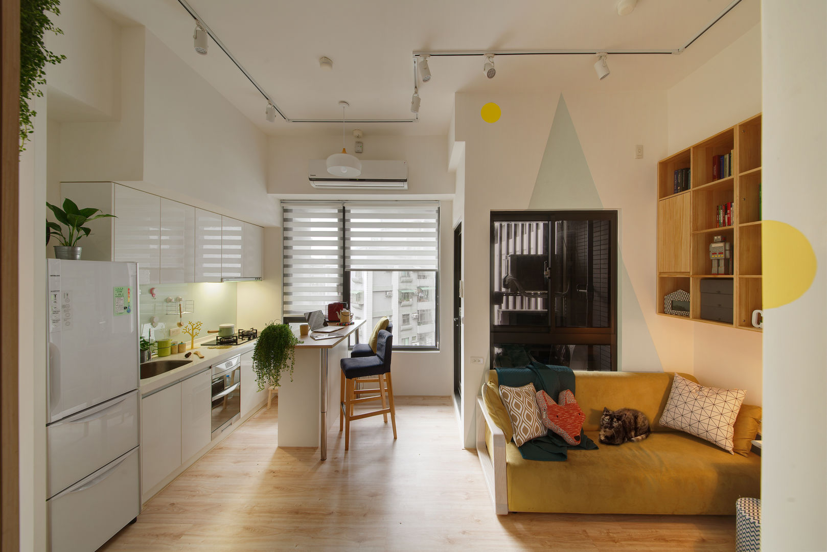 開放式的LDK設計 converting the second bedroom into living room 一葉藍朵設計家飾所 A Lentil Design Living room
