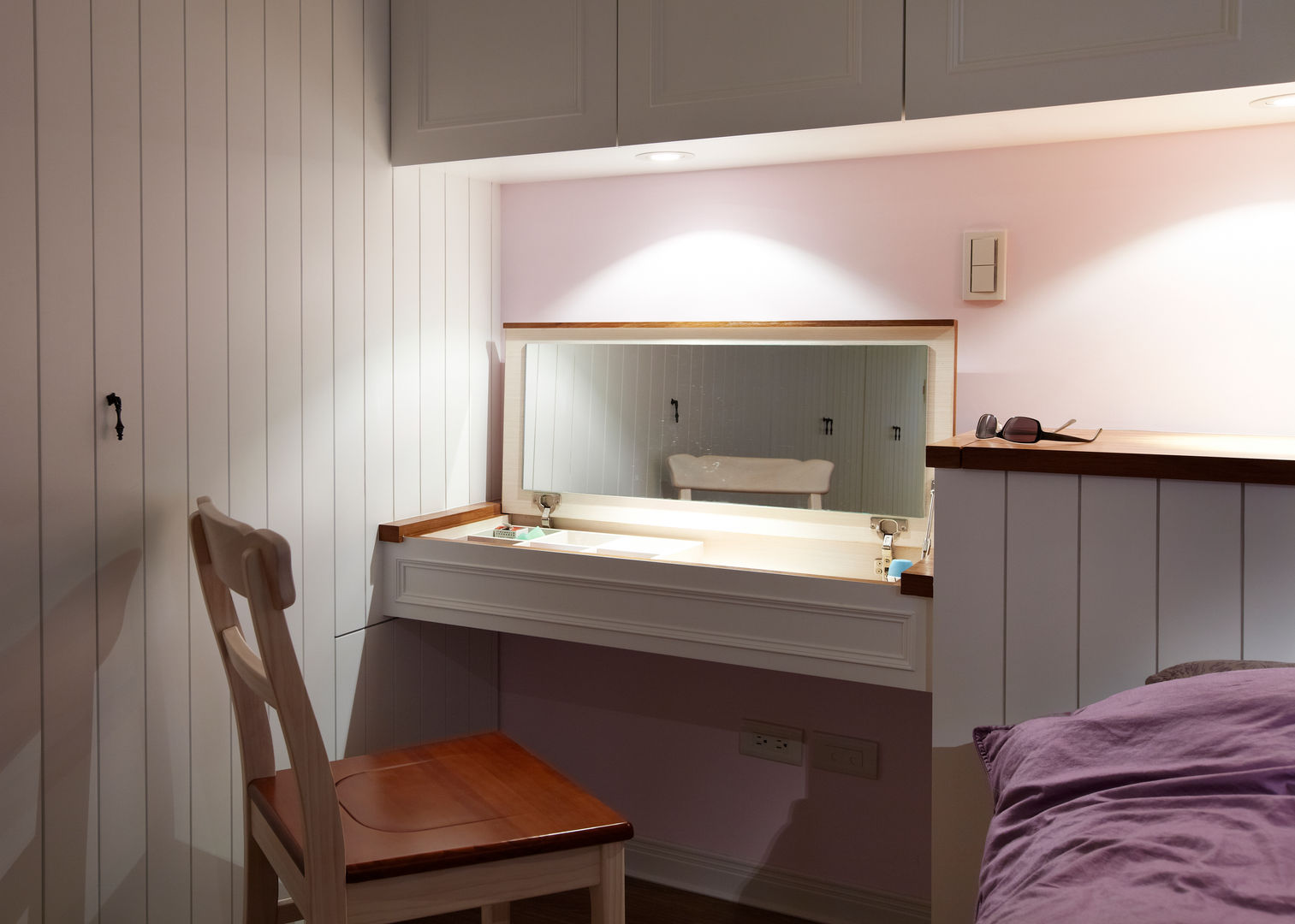 homify Schlafzimmer im Landhausstil Holz Holznachbildung