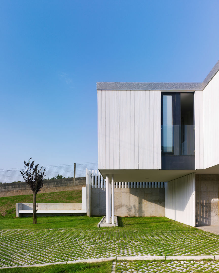 CASA MODULAR DE HORMIGÓN FRAN & RENATA, ADDOMO ADDOMO Casas modernas