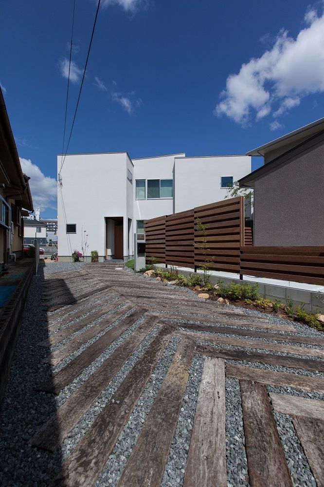 新屋敷の住宅, 株式会社ココロエ 株式会社ココロエ Modern houses