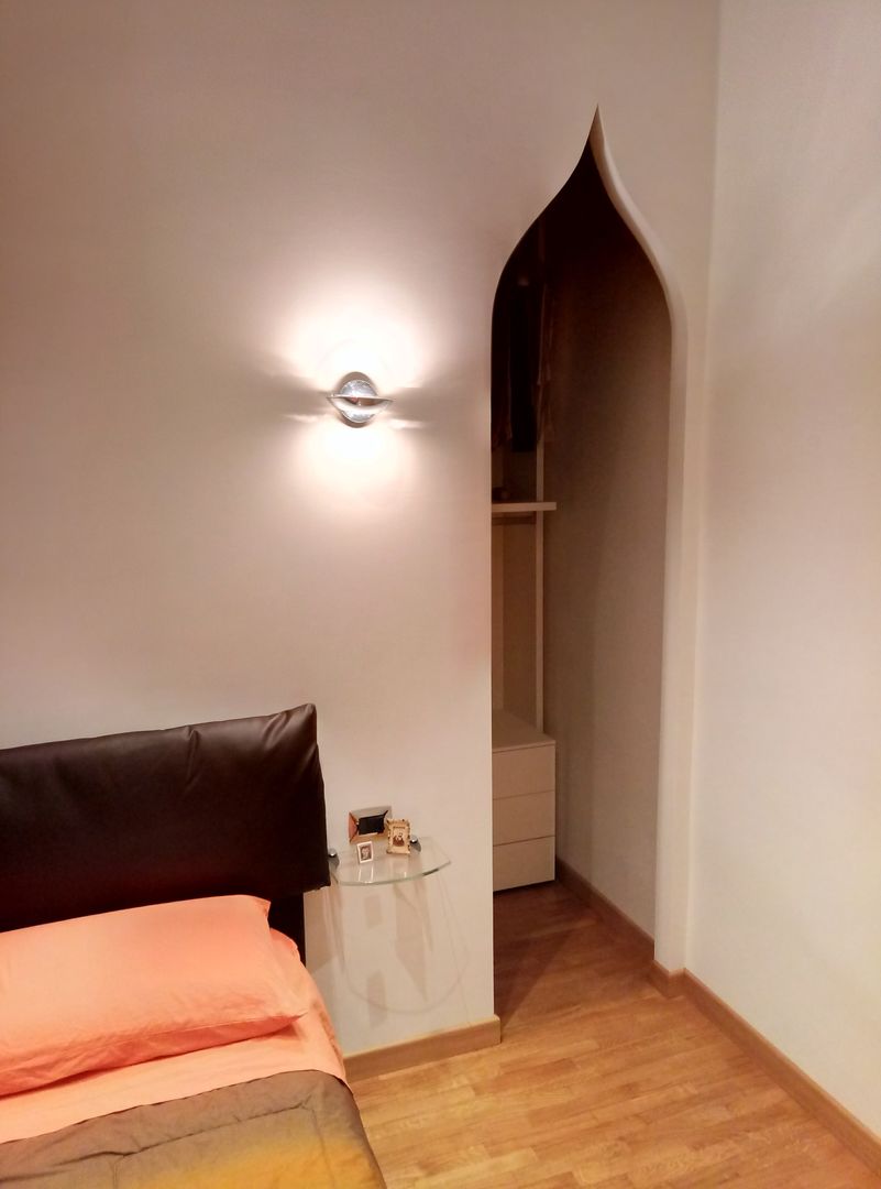 Una casa molto speciale, Luca Alitini Luca Alitini Спальня в стиле минимализм Кирпичи Шкафы для одежды и комоды