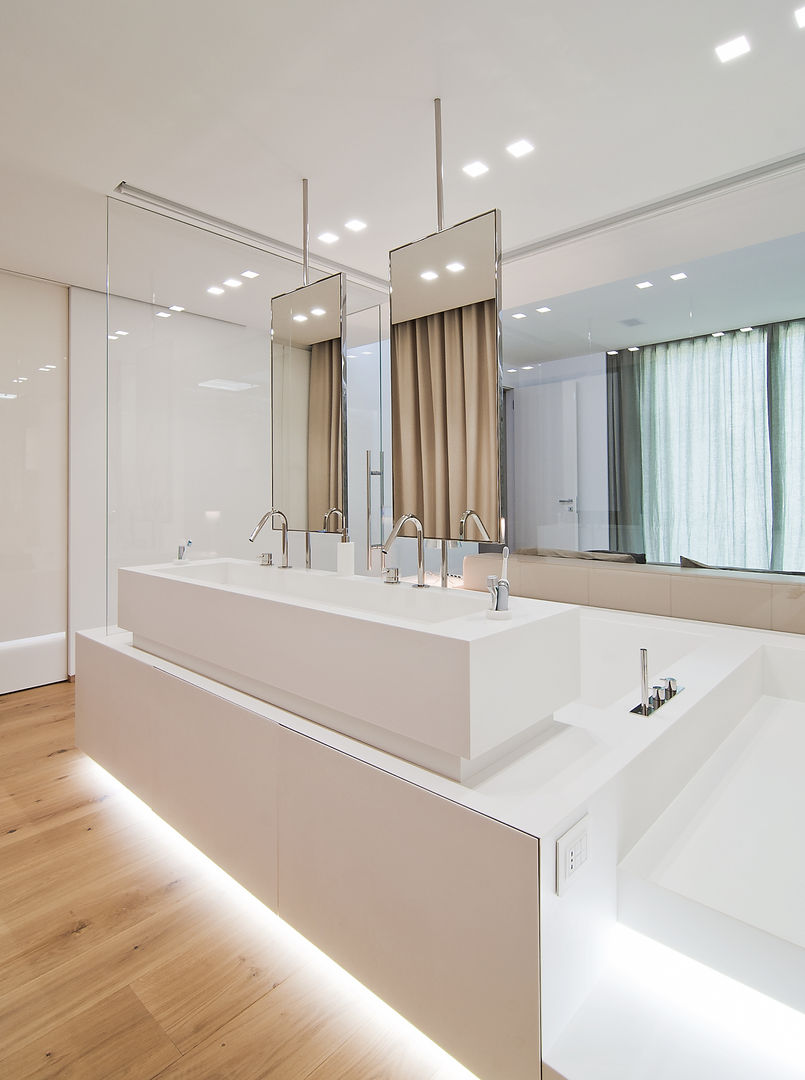 Casa di lusso, STIMAMIGLIO conceptluxurydesign STIMAMIGLIO conceptluxurydesign Modern bathroom MDF