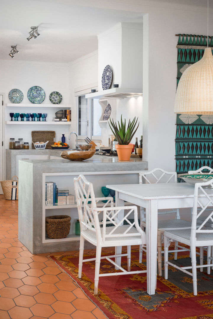 Remodelação e decoração de Cozinha Algarvia, The Interiors Online The Interiors Online غرفة السفرة