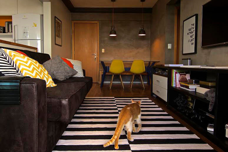 Apê com gatos, Lelalo - arquitetura e design Lelalo - arquitetura e design Living room