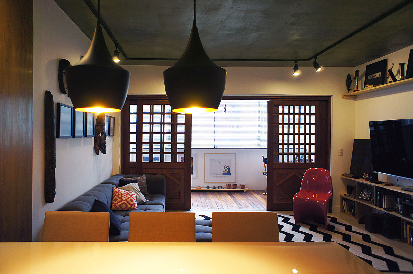 Apê do artista, Lelalo - arquitetura e design Lelalo - arquitetura e design Modern Living Room Concrete